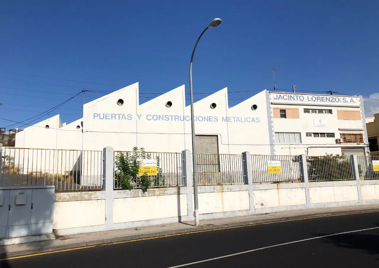 Registro fotográfico de la nave ref. N0332, ubicada en Polígono Costa Sur